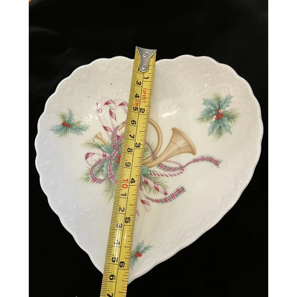 Mikasa Noel Jubilation Bone China Heart Trinket Dish B2101 Japan